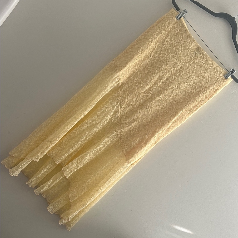 Women's Size Large Pale Yellow Lace Midi Skirt